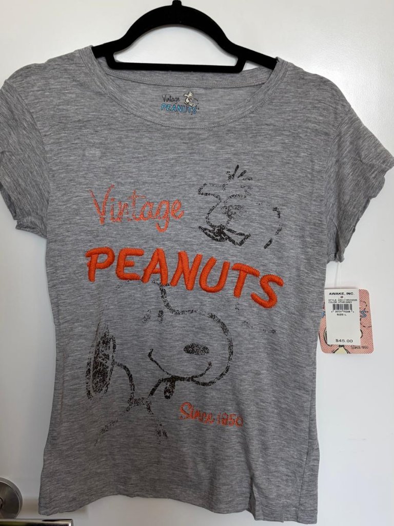 Nwt Vintage Peanuts Snoopy Gray Graphic T-Shirt Women’s Large